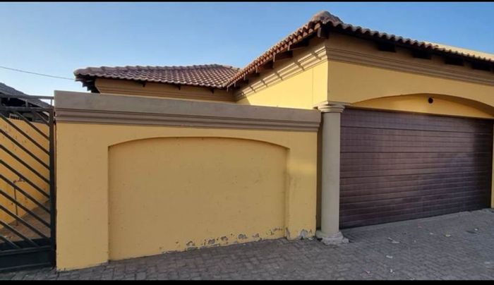 For Sale: House in Protea Garden with 3 bedrooms, garage, and prime location.