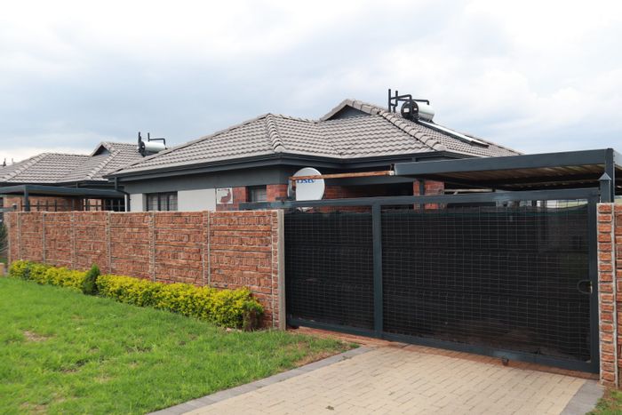 3 Bedroom house for sale in Mindalore with spacious erf size of 434m².