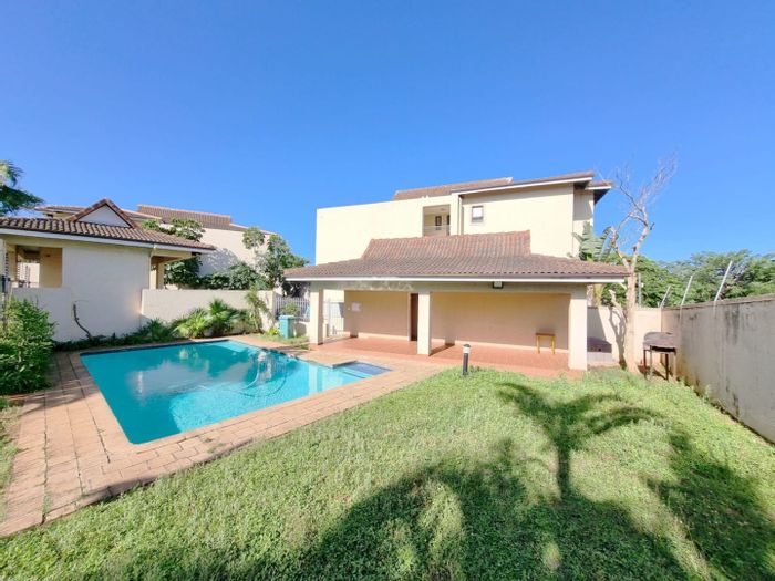 Illovo Beach Apartment For Sale: 3 beds, pool, ocean views, secure complex.