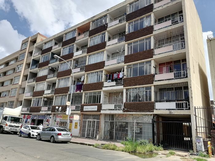 Spacious Bloemfontein Central apartment for sale, ideal for student accommodation.