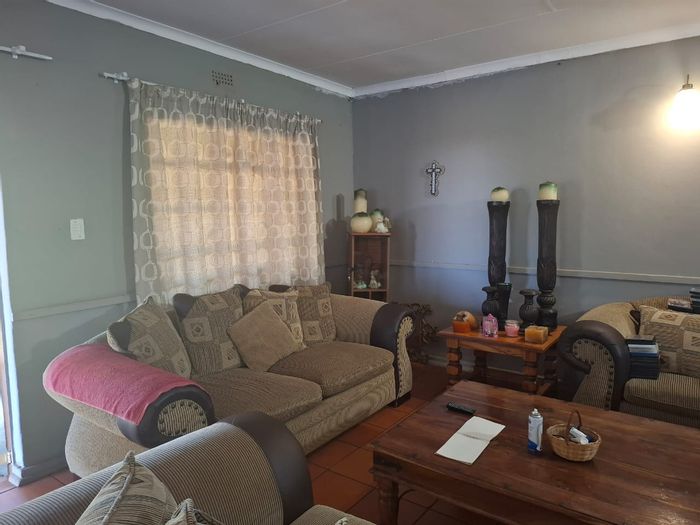 2-Bedroom Townhouse To Rent in Rietvly AH with ensuite, laundry, and borehole water.