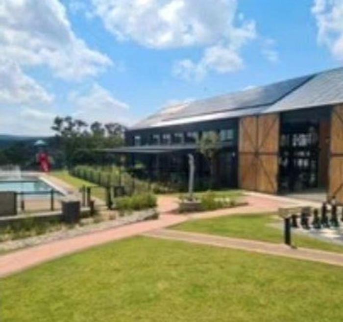 Linbro Park Apartment For Sale: 3 Bedrooms, Lifestyle Centre, Pet-Friendly, Solar Power.