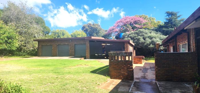 Monavoni AH Farm For Sale: 1.782 Ha with development potential, workshops, and amenities.