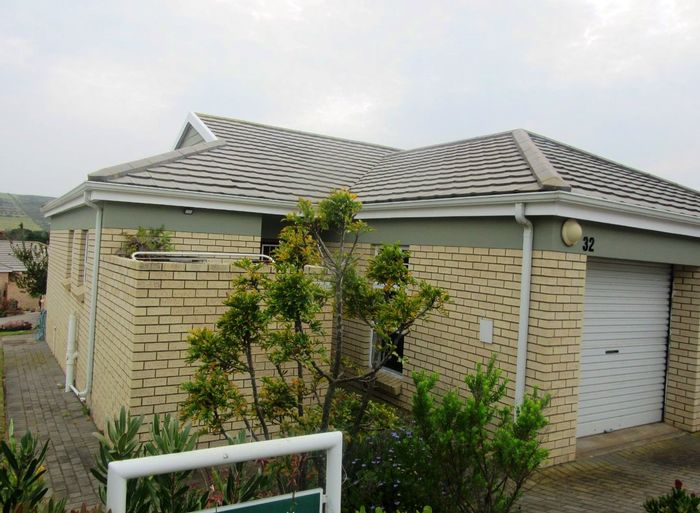 Tergniet House For Sale: Low-maintenance, secure living near beach and amenities.