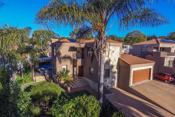 For Sale: House in Bedfordview Central with pool, flatlet, and study.