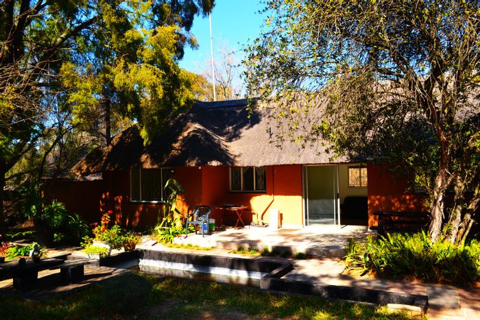To Rent: 1-Bedroom Apartment in Bryanston with private entrance and prepaid utilities.