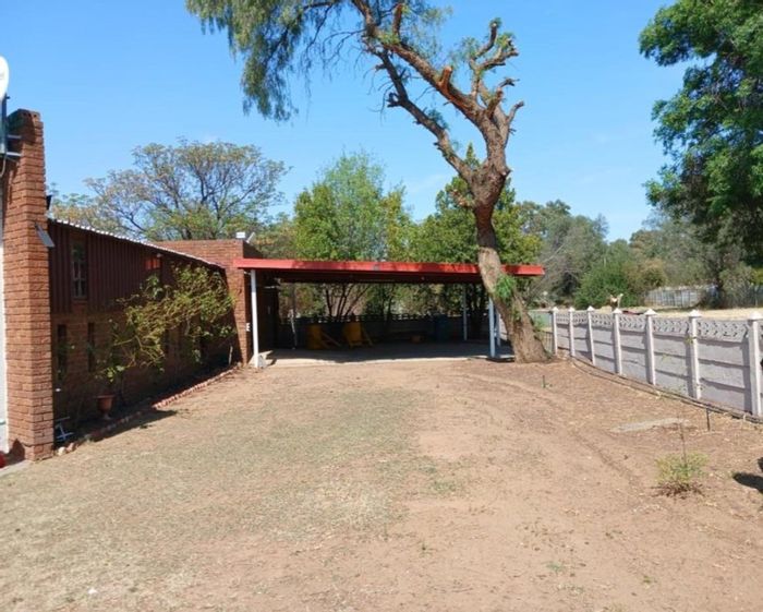 For Sale: Spacious Hennenman Central house with entertainment area, solar, and borehole.