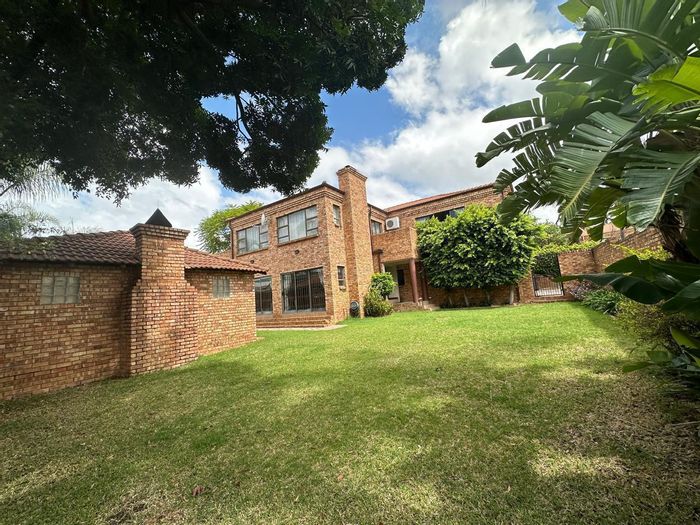 Fourways Gardens House For Sale: 4 Bedrooms, 4 Living Rooms, Maid's Quarters.