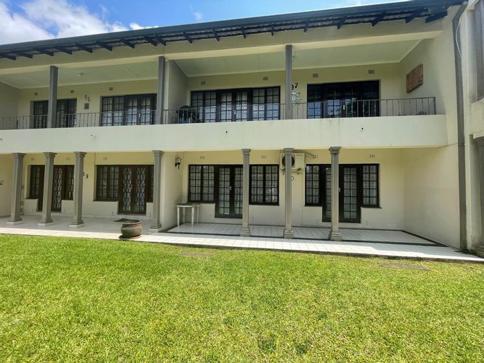 Ground-floor apartment in Banners Rest with pool, gardens, and 24-hour security. For Sale.