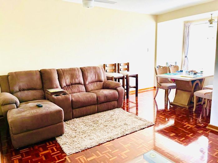 For Sale: Glenwood Apartment with 3 Bedrooms, Security Features, Close to Schools.