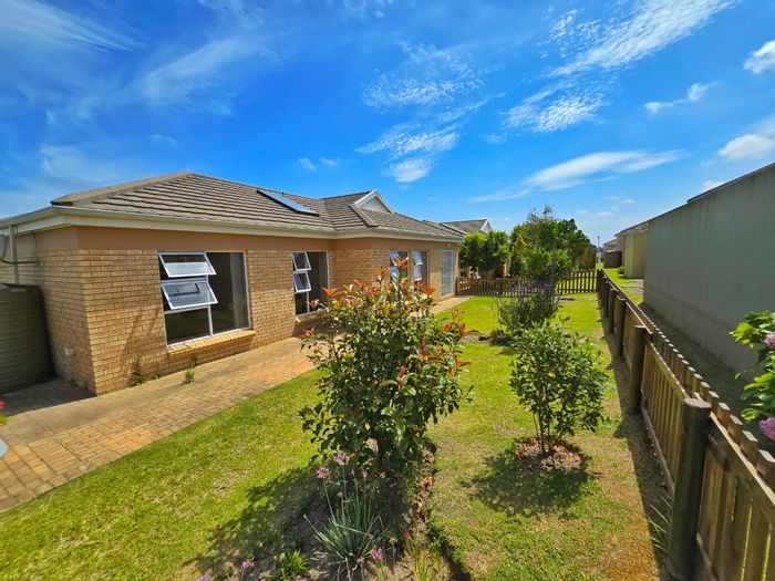 Groenkloof Retirement Village House For Sale: 2 beds, garden, amenities, frail care.