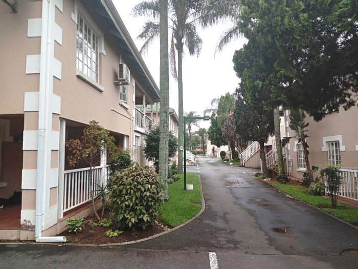 Scottsville Apartment For Sale: 3 bedrooms, security complex, pool, parking included.