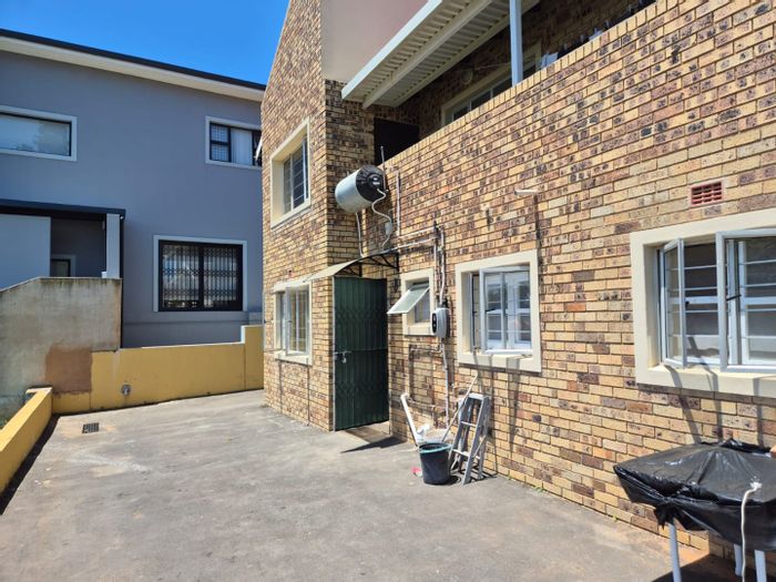 House To Rent in Merewent with parking, open-plan living, and close amenities.