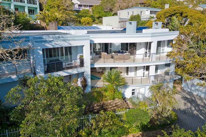House for Sale in The Heads: Lagoon views, gourmet kitchen, 3 bedrooms, 3 garages.