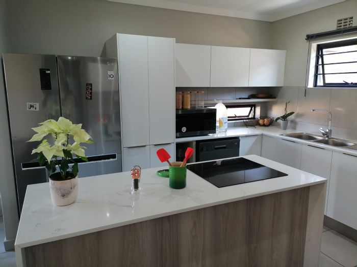 For Sale: House in Lion Pride with 3 beds, security, and community amenities.