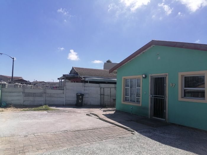 Spacious 4-bedroom house in Heather Park with garage, braai area, and parking. For Sale.