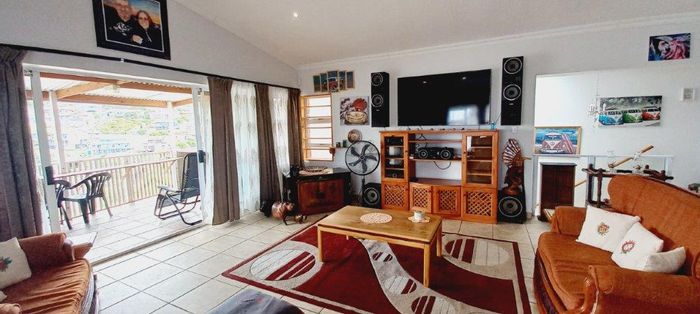Dana Bay House For Sale: Ocean views, spacious living, double garage, outdoor jacuzzi.