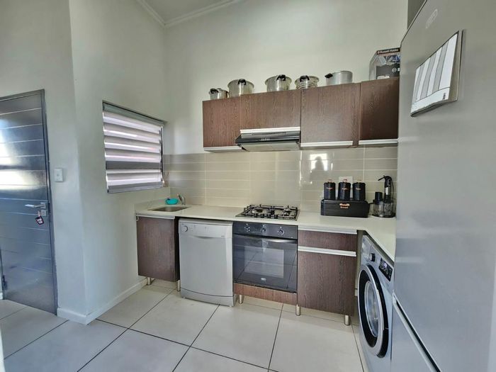 For Sale: 1-Bedroom Apartment in Fourways with clubhouse views and great amenities.