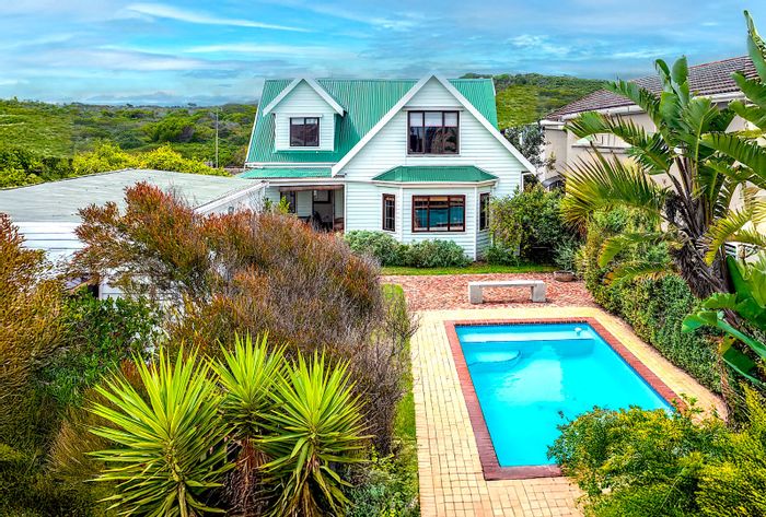 Kleinkrantz House For Sale: 4 bedrooms, pool, beach access, versatile flatlet.