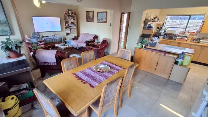 For Sale: House in Doornpoort with pool, lapa, security, and spacious living areas.