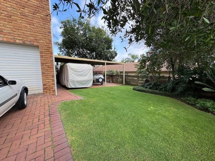 Terenure House For Sale: 3 bedrooms, pool, granny flat, ample parking.