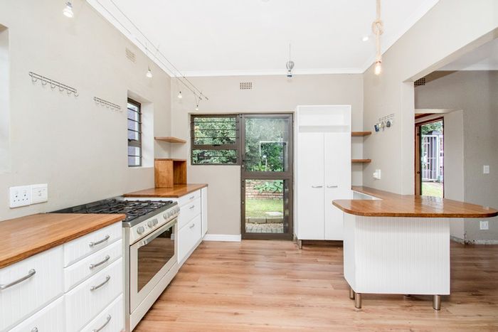 Greymont House For Sale: 3 Bedrooms, garden, jacuzzi, secure cul-de-sac living.