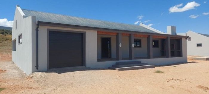 Farm for Sale in Van Wyksdorp: Off-grid living, water supply, customizable homes.