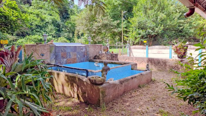 For Sale: Prestbury House with pool, flatlet, and ample parking.