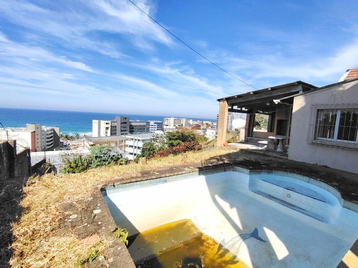 Margate Central House For Sale: Sea views, pool, bachelor flat, close to beach.