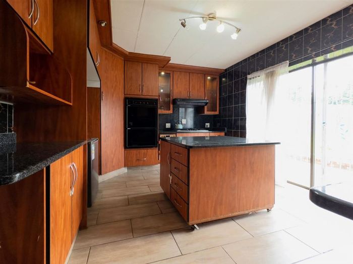 For Sale: House in Kempton Park Ext 3 with pool, garage, and spacious layout.