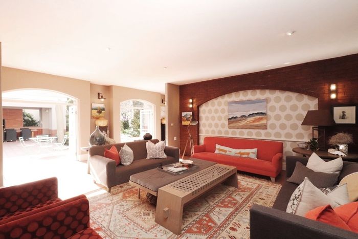 Bryanston House For Sale: 4 Bedrooms, pool, cottage, and expansive gardens.