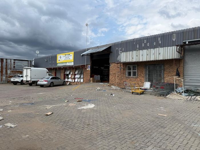 Industrial Property To Rent in Ladine: 1200 SQM under roof on 2200 SQM stand.