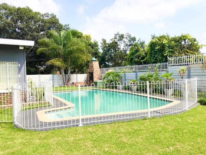 Kilner Park House For Sale: 5 Bedrooms, Pool, Entertainment Area, and Mini Golf.