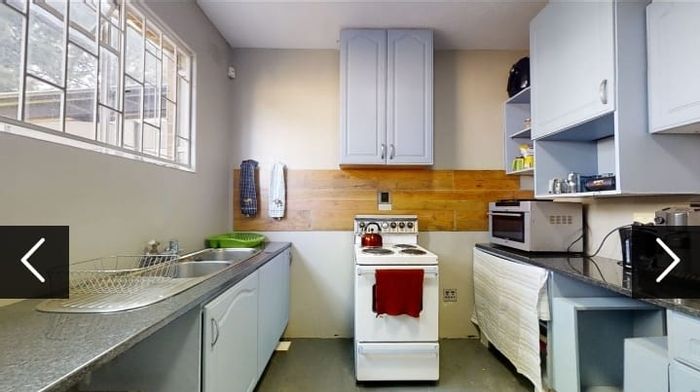 For Sale: Spacious 5-Bedroom Townhouse in Witfield with secure parking and dining area.