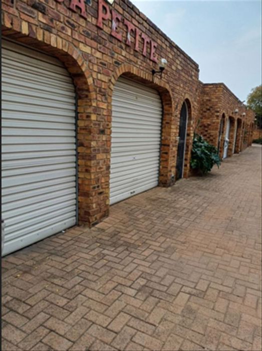 For Sale: 2-Bedroom Townhouse in Elspark with Garage and Guest Loo.