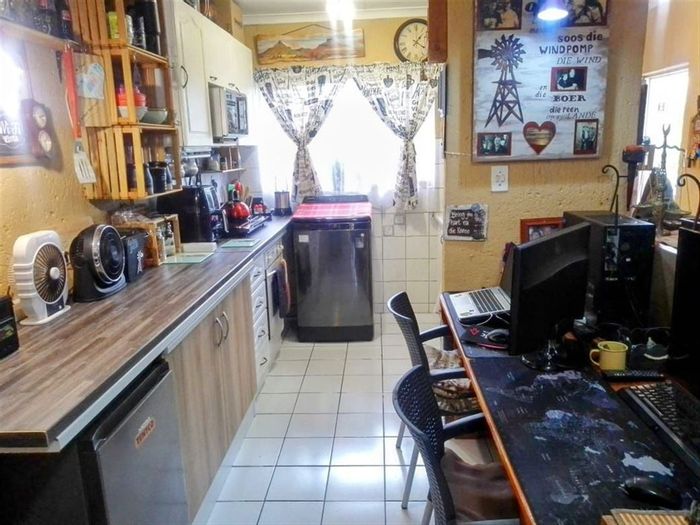 For Sale: Apartment in Atlasville with pool, guest loo, and granny flat.