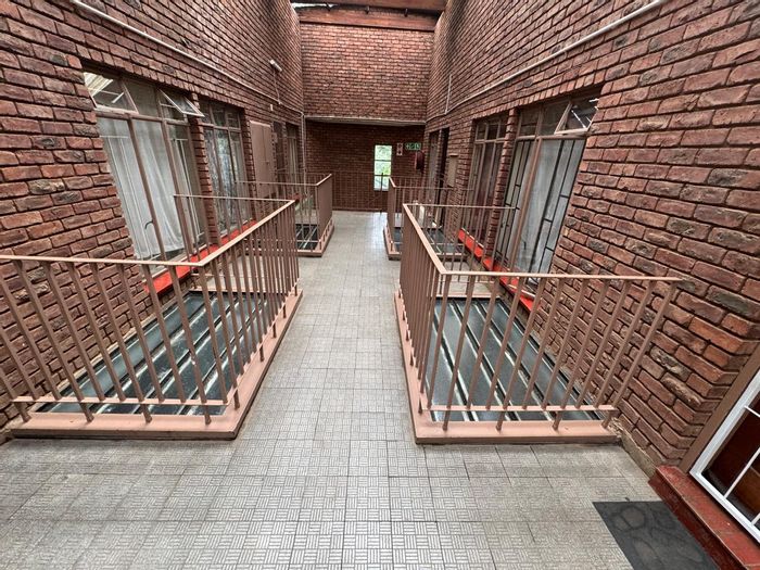 3-Bedroom Apartment in Eldoraigne For Sale, Close to Amenities and Schools.