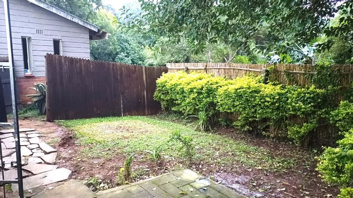 To Rent: 1-Bedroom Apartment in Boughton with garden, parking, and optional WiFi.
