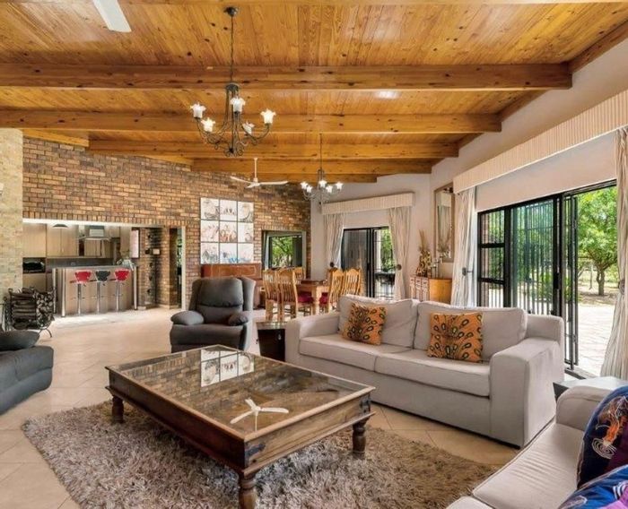 Spacious 6-bedroom house in Farmall AH with expansive kitchen and scenic views. For Sale.