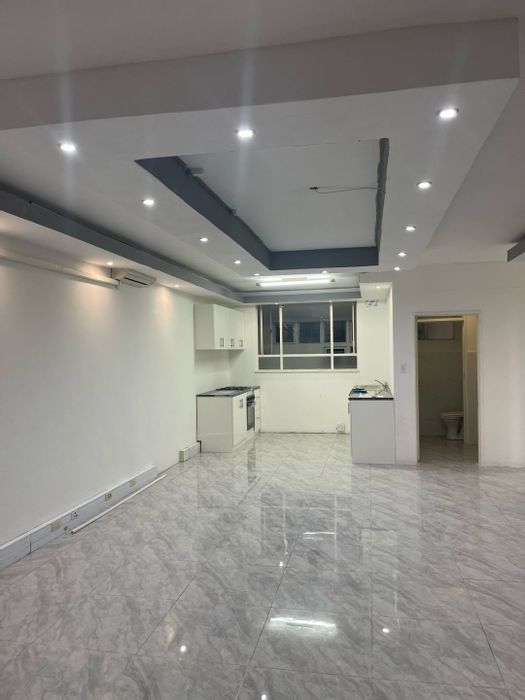 Commercial Office Space To Rent in Bellville Central, High Foot Traffic Location.