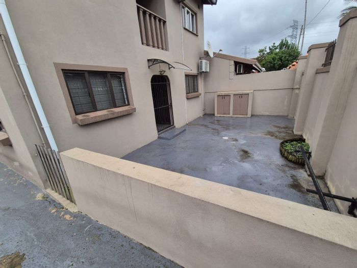 House To Rent in Merewent: 2 bedrooms, air conditioning, prepaid utilities, close to amenities.