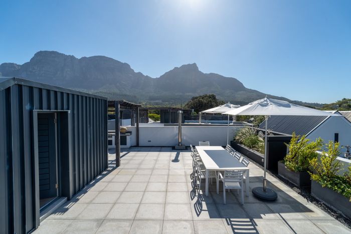 Newlands House For Sale: 3 beds, 3.5 baths, secure complex, Table Mountain views.