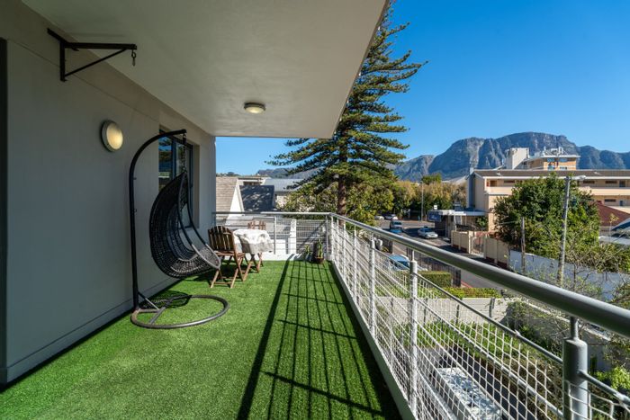 For Sale: 2-Bedroom Apartment in Kenilworth Upper with prime amenities and convenience.
