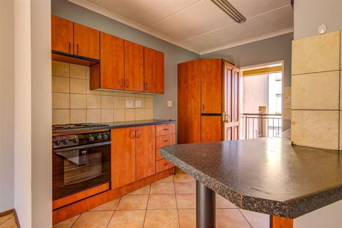 Terenure Townhouse For Sale: 2 Bedrooms, pantry, scullery, carport, ideal for families.