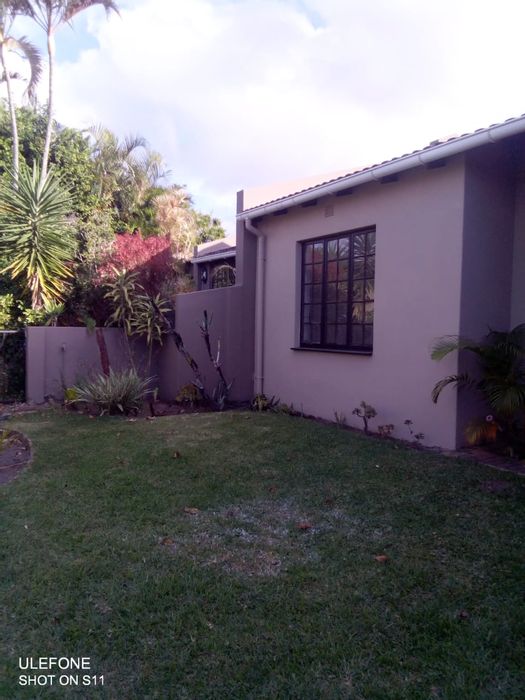 For Sale: Townhouse in Margate Central with pool, clubhouse, and pet-friendly garden.