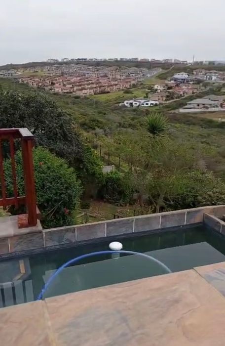 To Rent: House in Hartenbos Central with pool, secure entrance, and garden service.