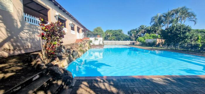 To Rent: Glenmore Townhouse with 2 bedrooms, pool, clubhouse, and secure parking.