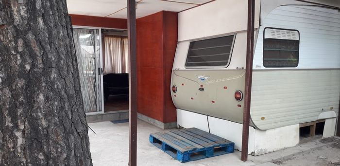 Ceres Central House For Sale: Cabin with kitchen, lounge, and caravan rooms.