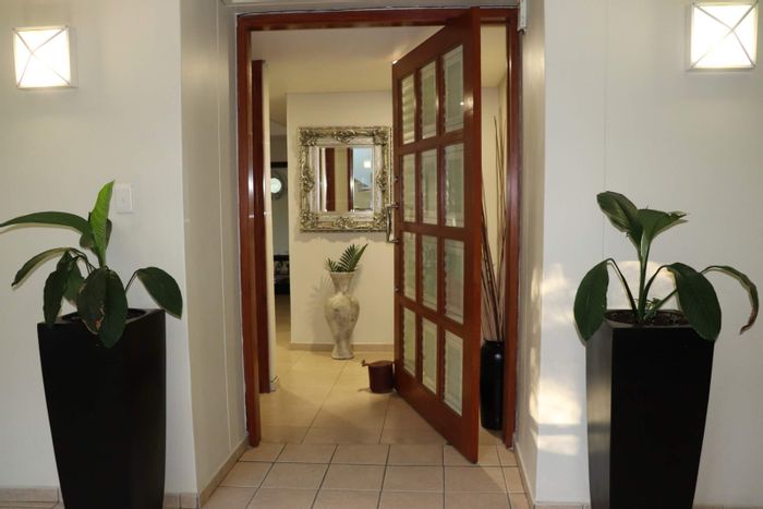 Hyde Park Townhouse For Sale: 3 Bedrooms, patio, backup power, 24/7 security.