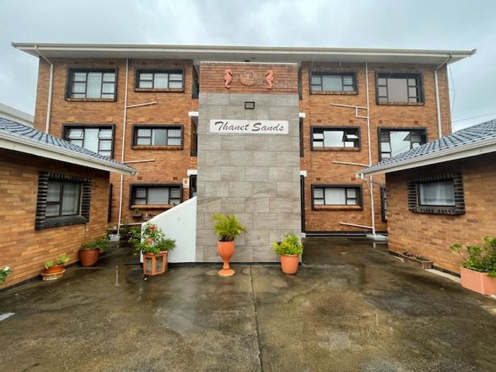 For Sale: Apartment in Manaba Beach with ocean views, secure parking, and communal amenities.